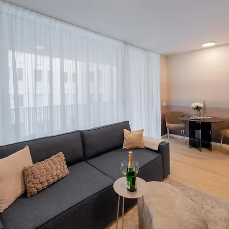 Castle&river Luxe-vydrica * Bratislava